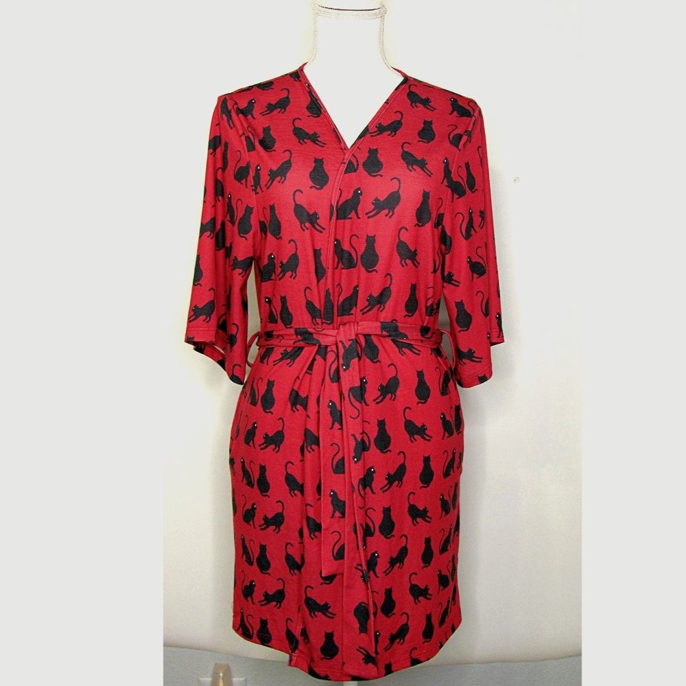 Modcloth Breakfast For Dinner Cat Posing Robe